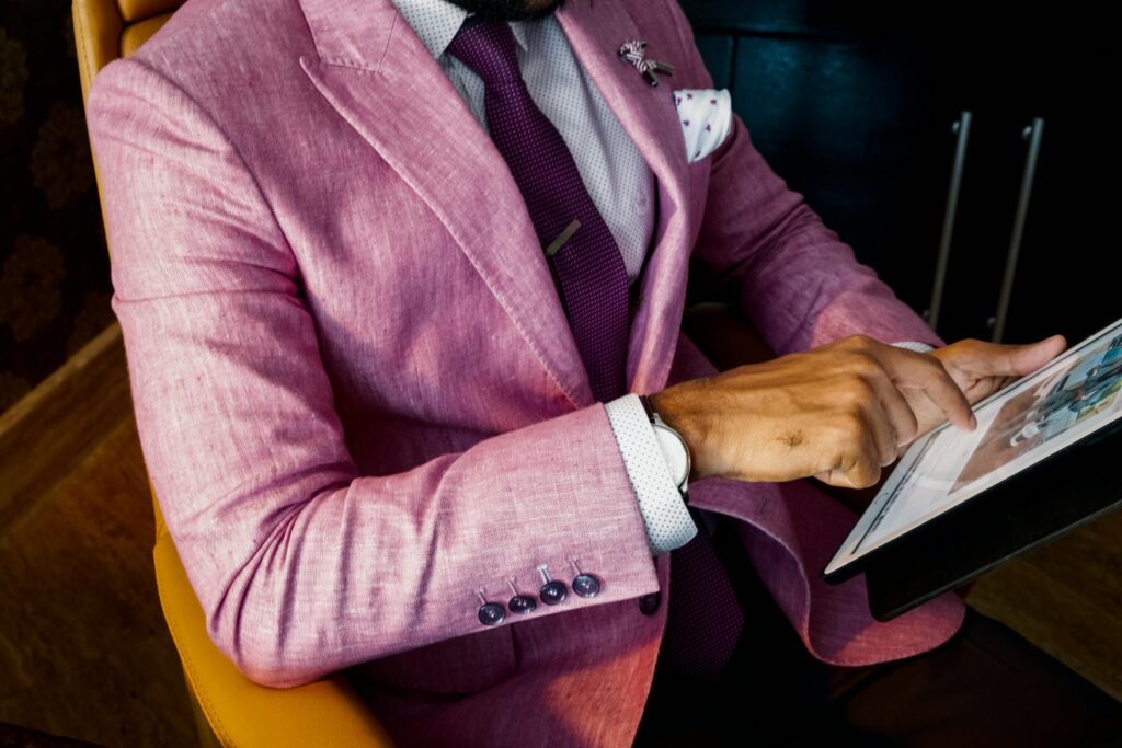 Aspirational vs relatable fashion copywriting: how to find the right balance